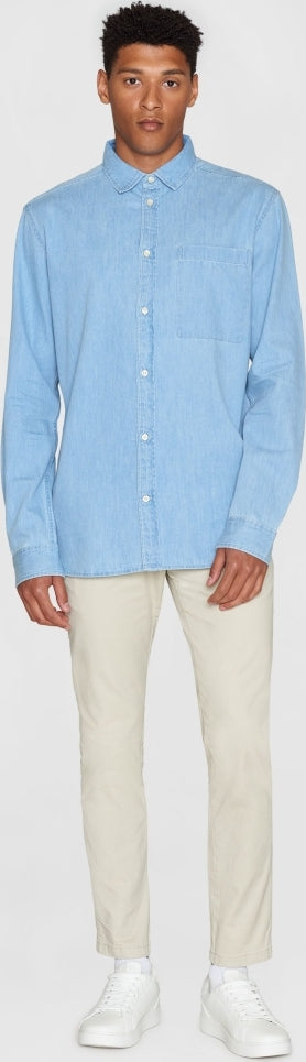 Loose shirt