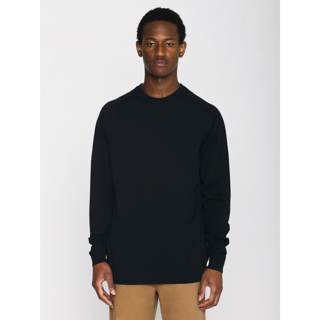 Regular merino knit crew neck
