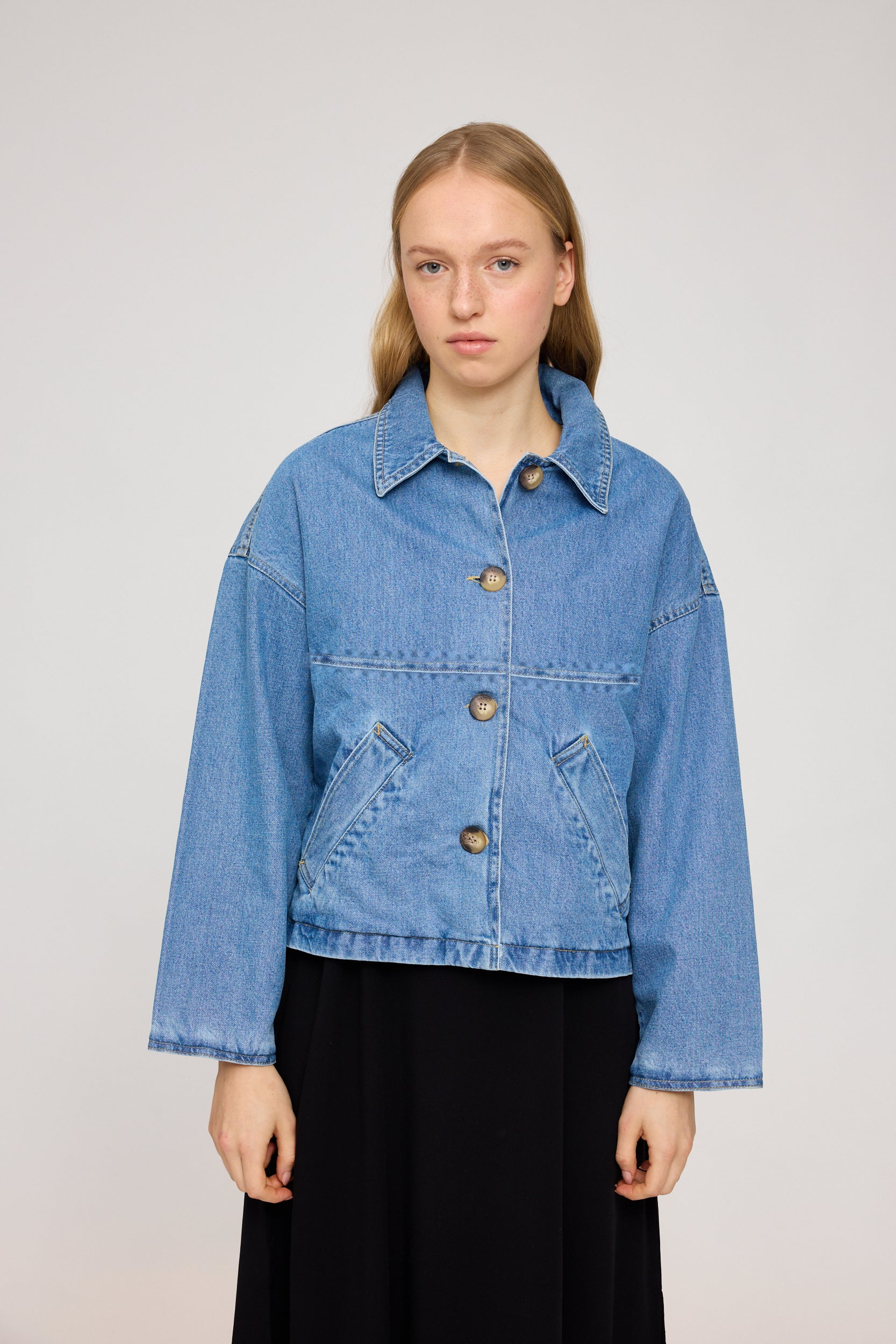 Short Denim Jacket w Buttons