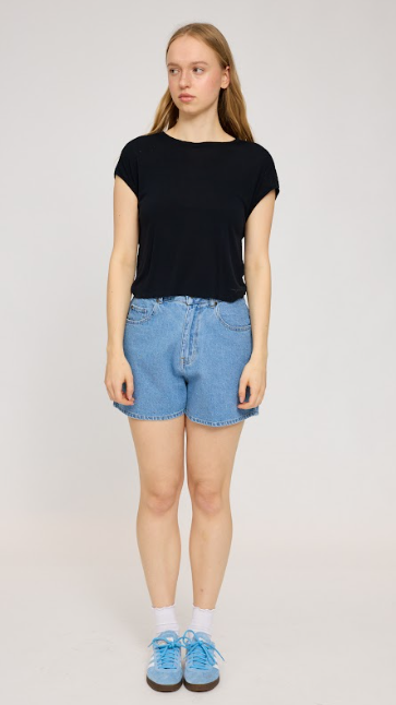 Cropped T Loose Fit black