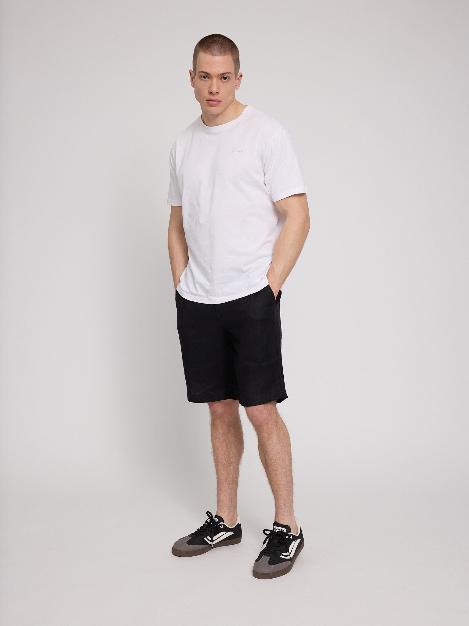 Regular Linen Shorts black