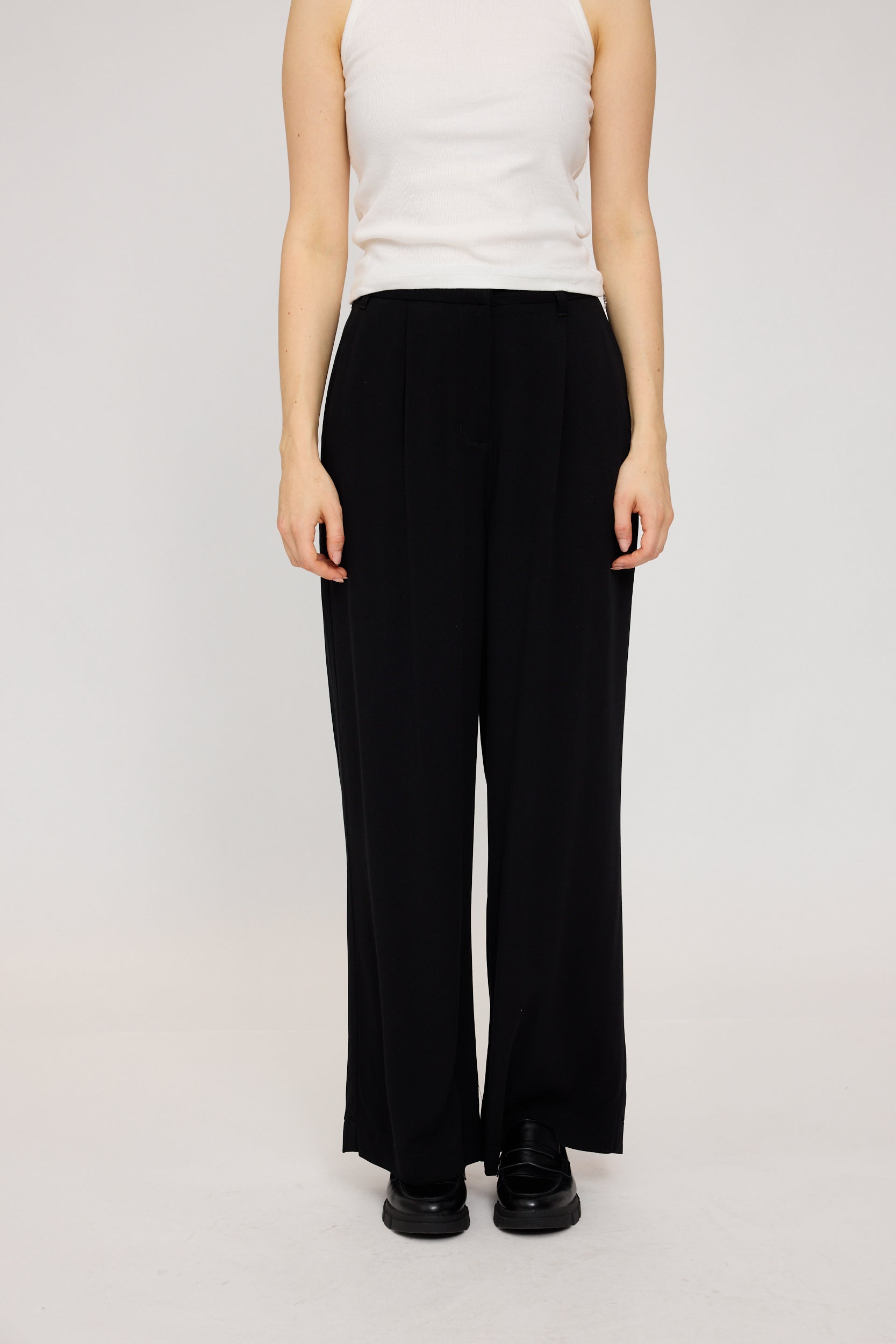 Pleated Viscose Pants