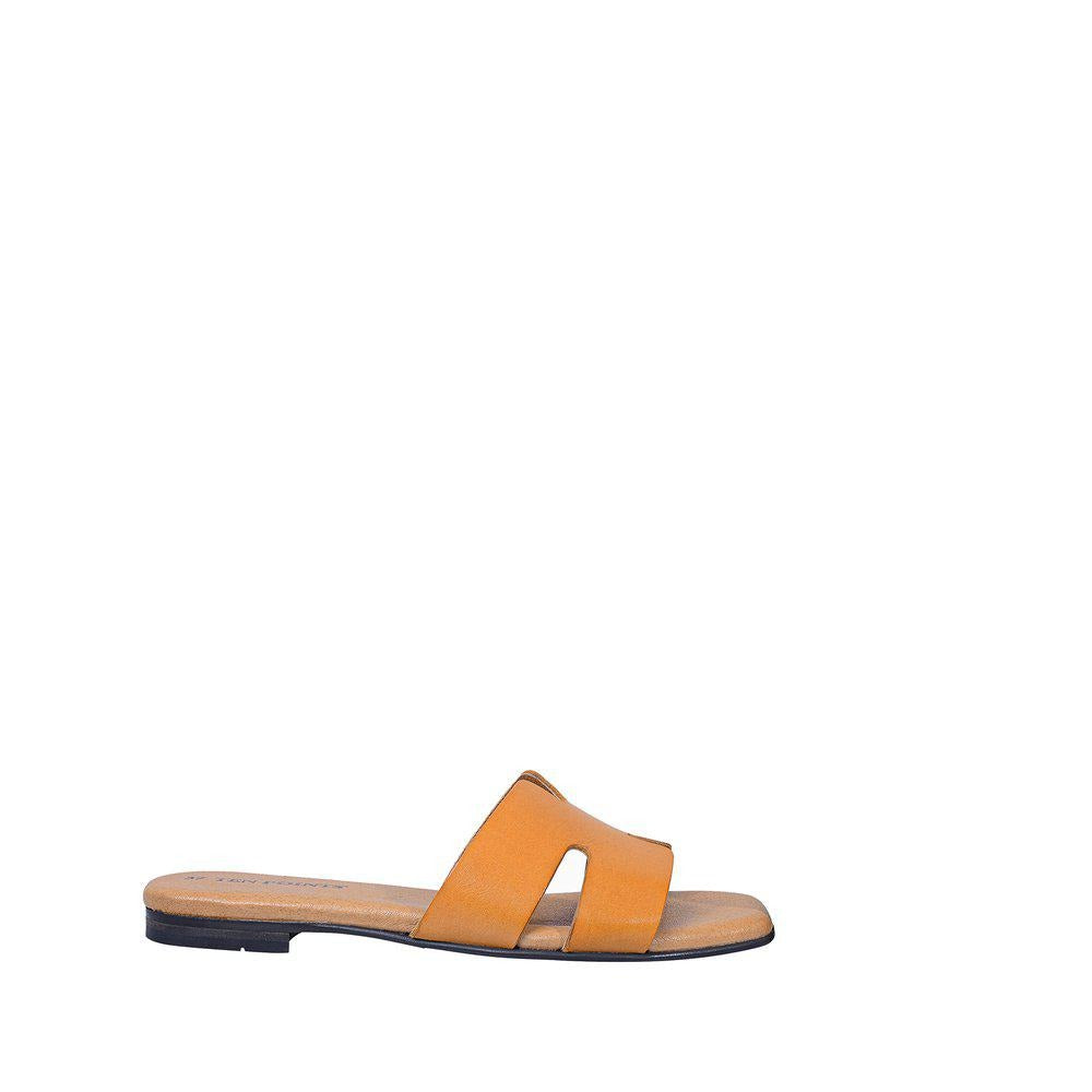 New Madeleine Caramel