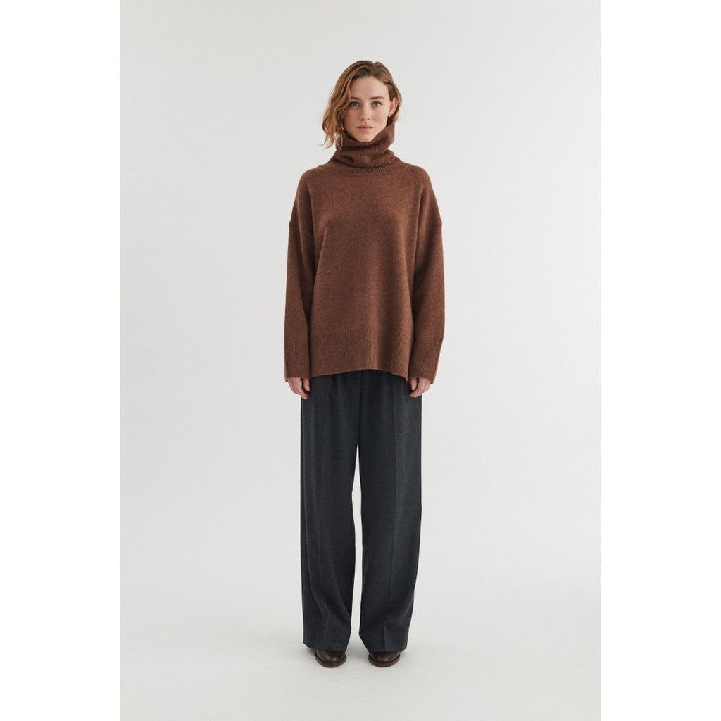 Liz T-Neck
