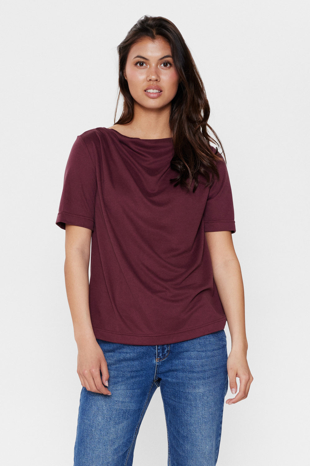 Nuportia Tee