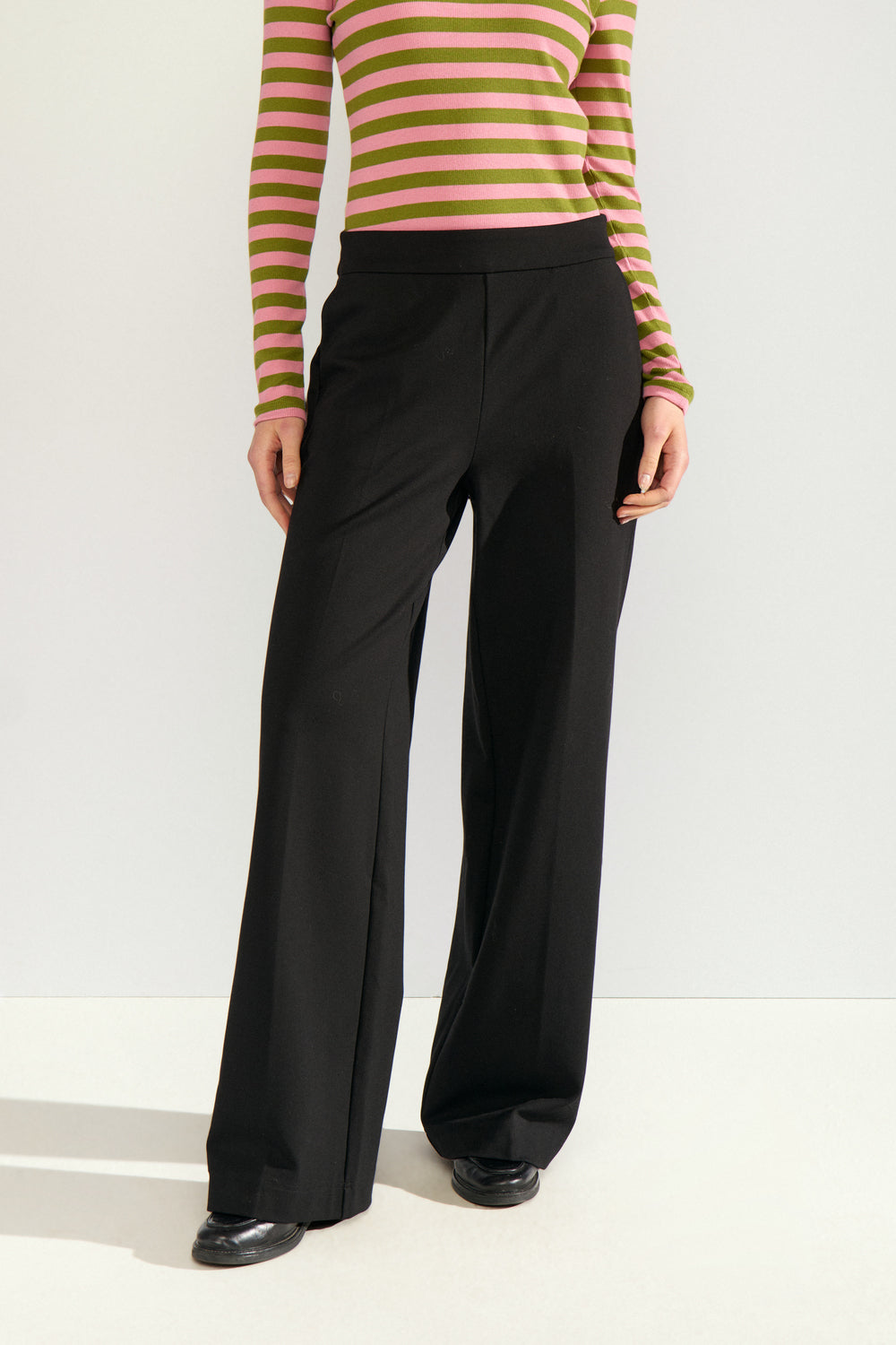 Nuathena Pants