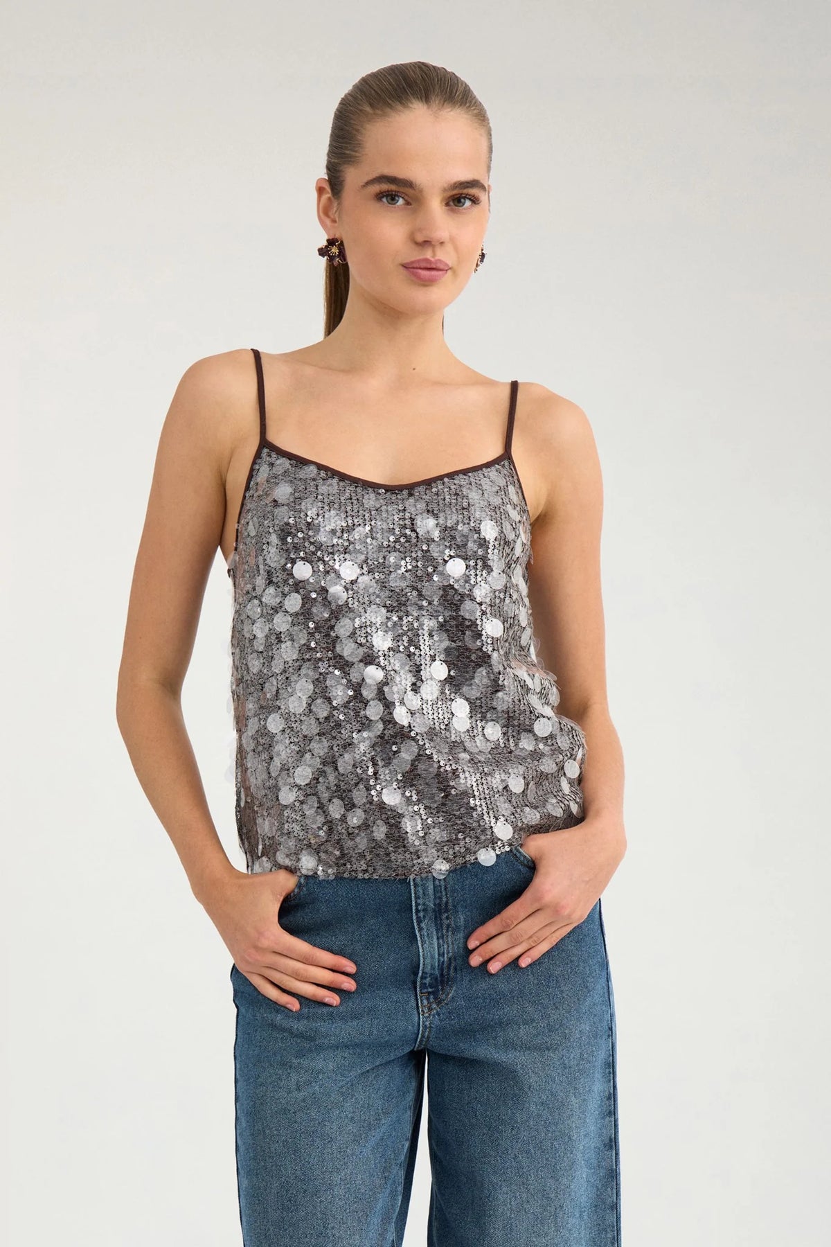 Nulaija Top
