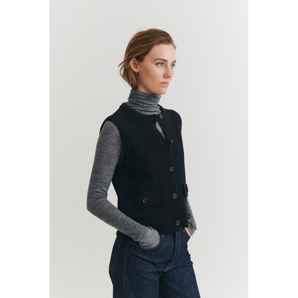 Sisa Vest