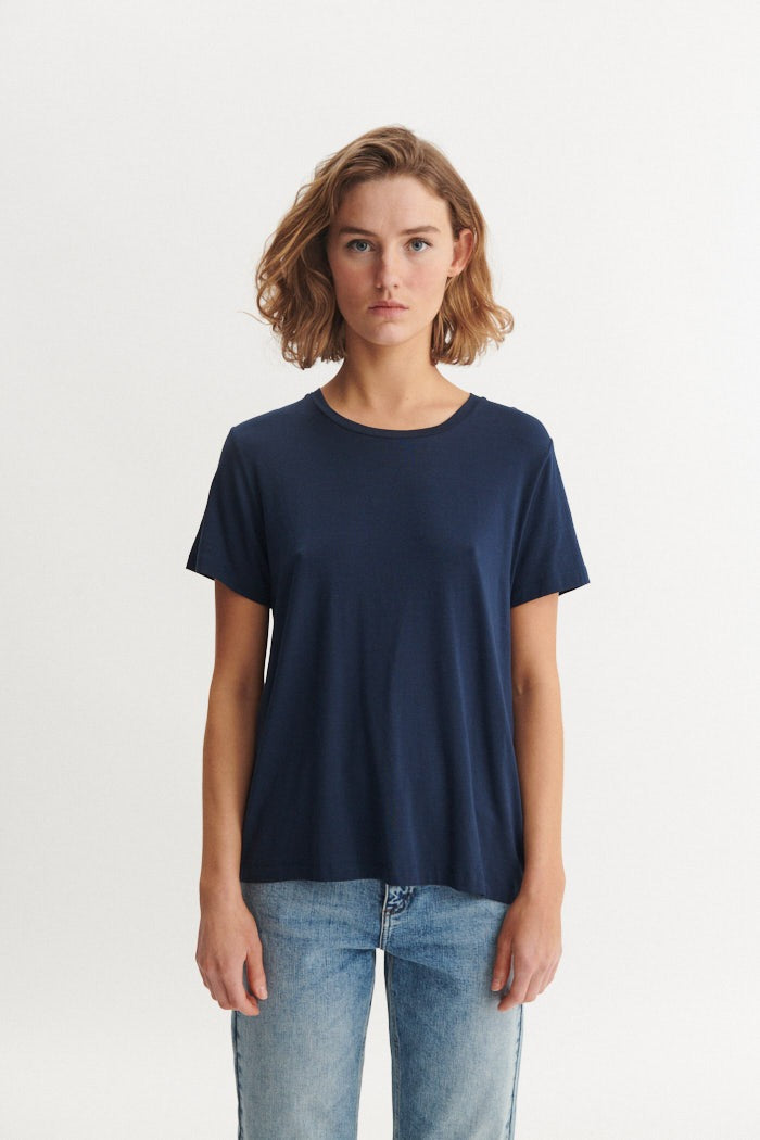 Jolanda Tee Navy