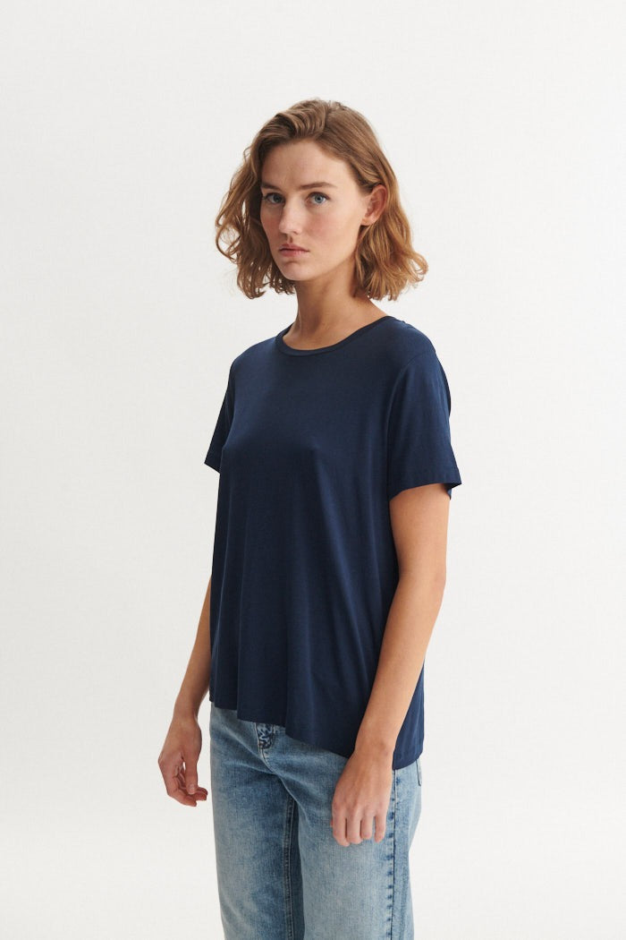Jolanda Tee Navy