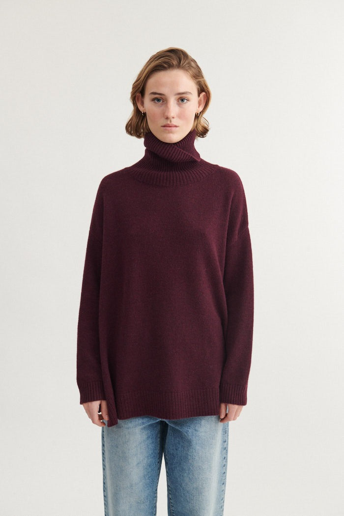 Line T-Neck