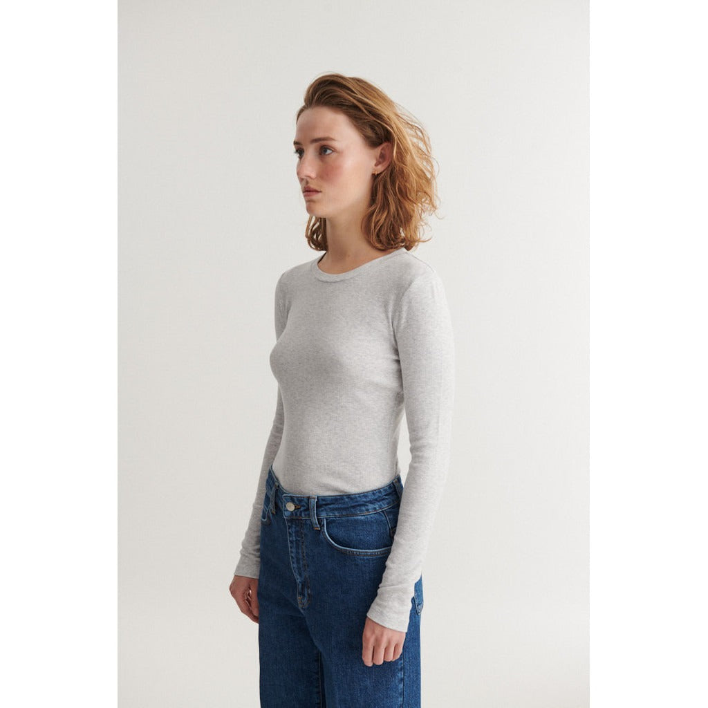 Ludmilla LS Tee