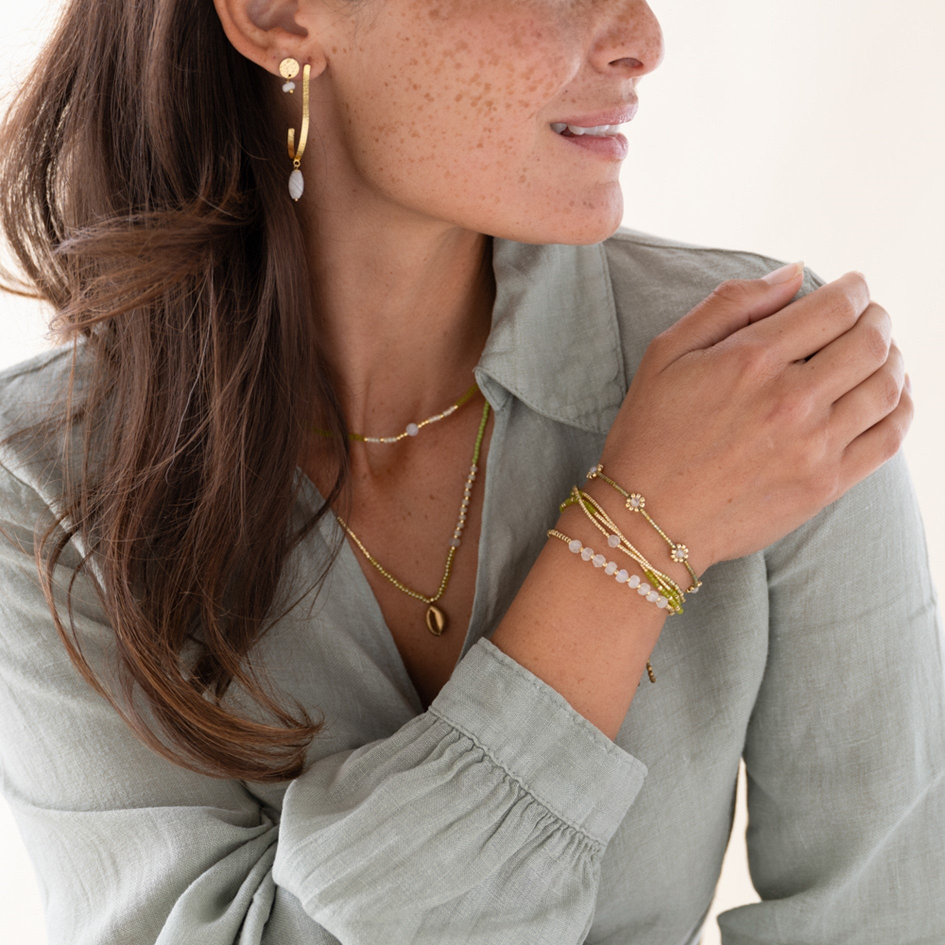 Proud Mondstein Goldfarbige Armband