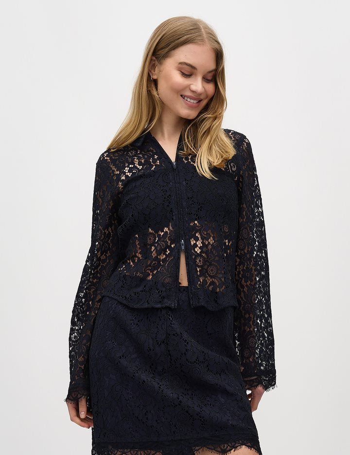 Genieva-M, Aditi, Shirt