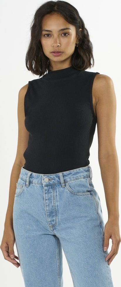 Top mit geripptem Stehkragen