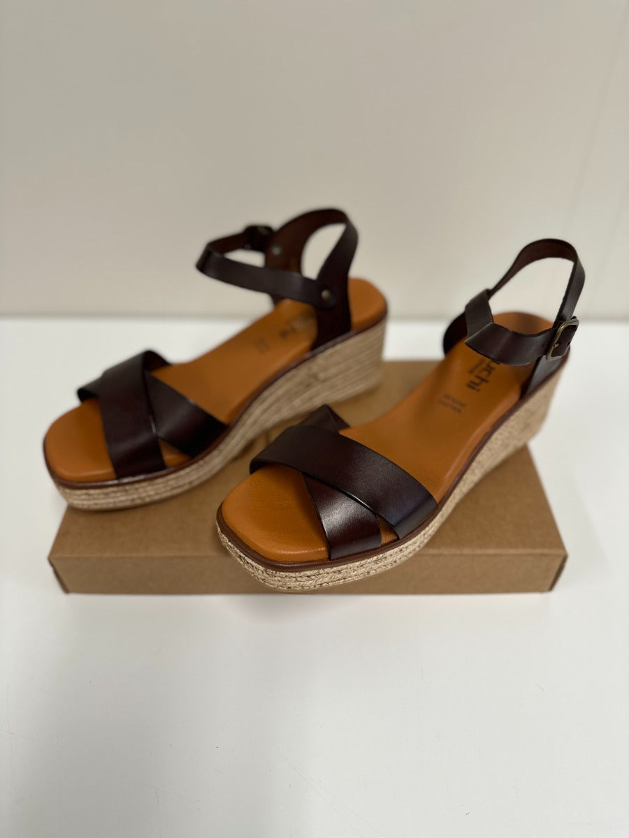 Vaquetilla-Dark brown