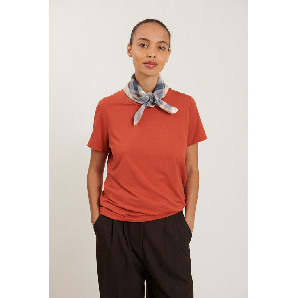 Jolanda Tee