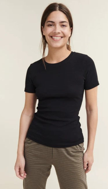 Ludmilla SS O-Neck_black