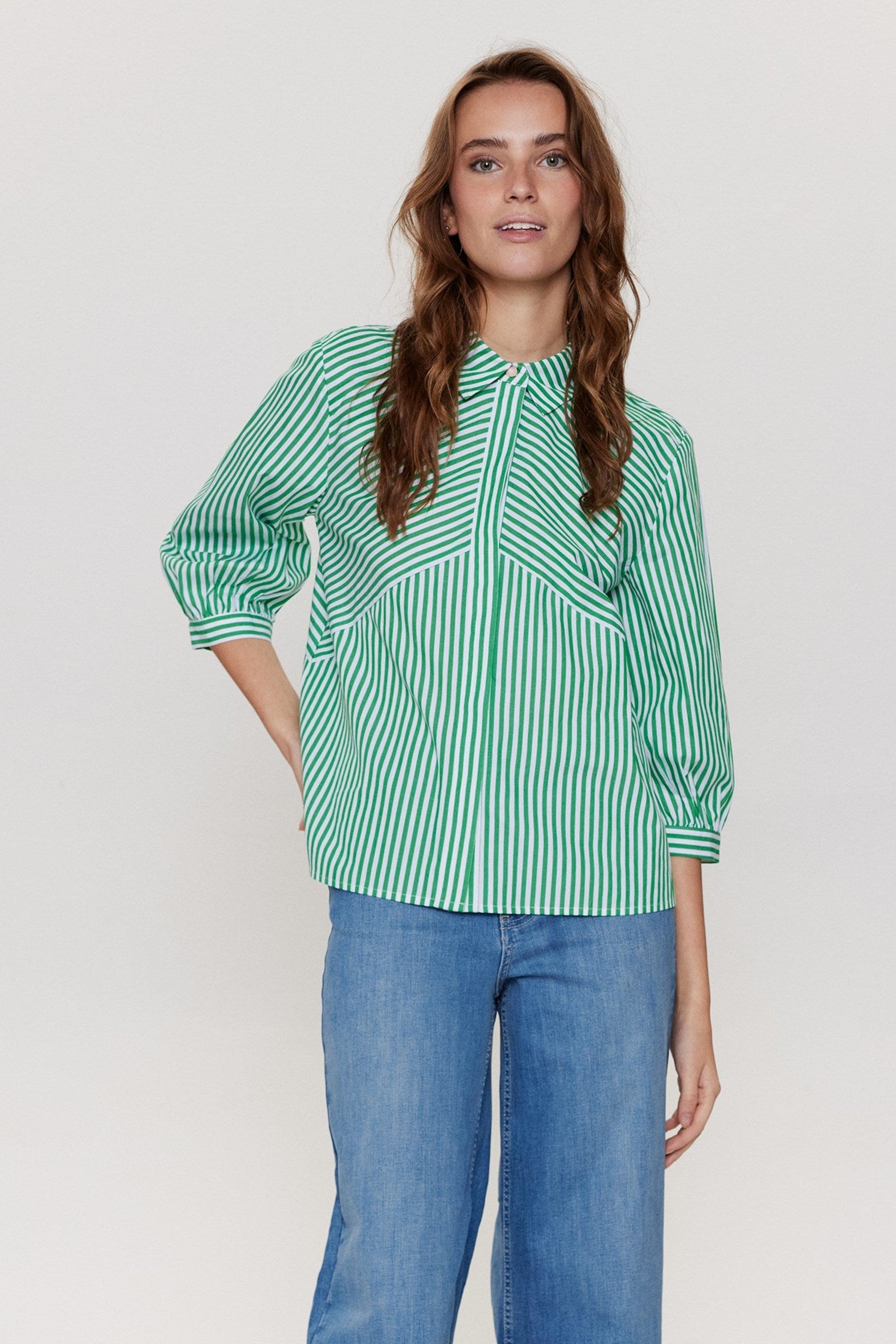 Nuerica Shirt