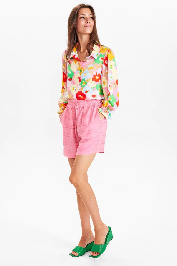 Nuregina shorts