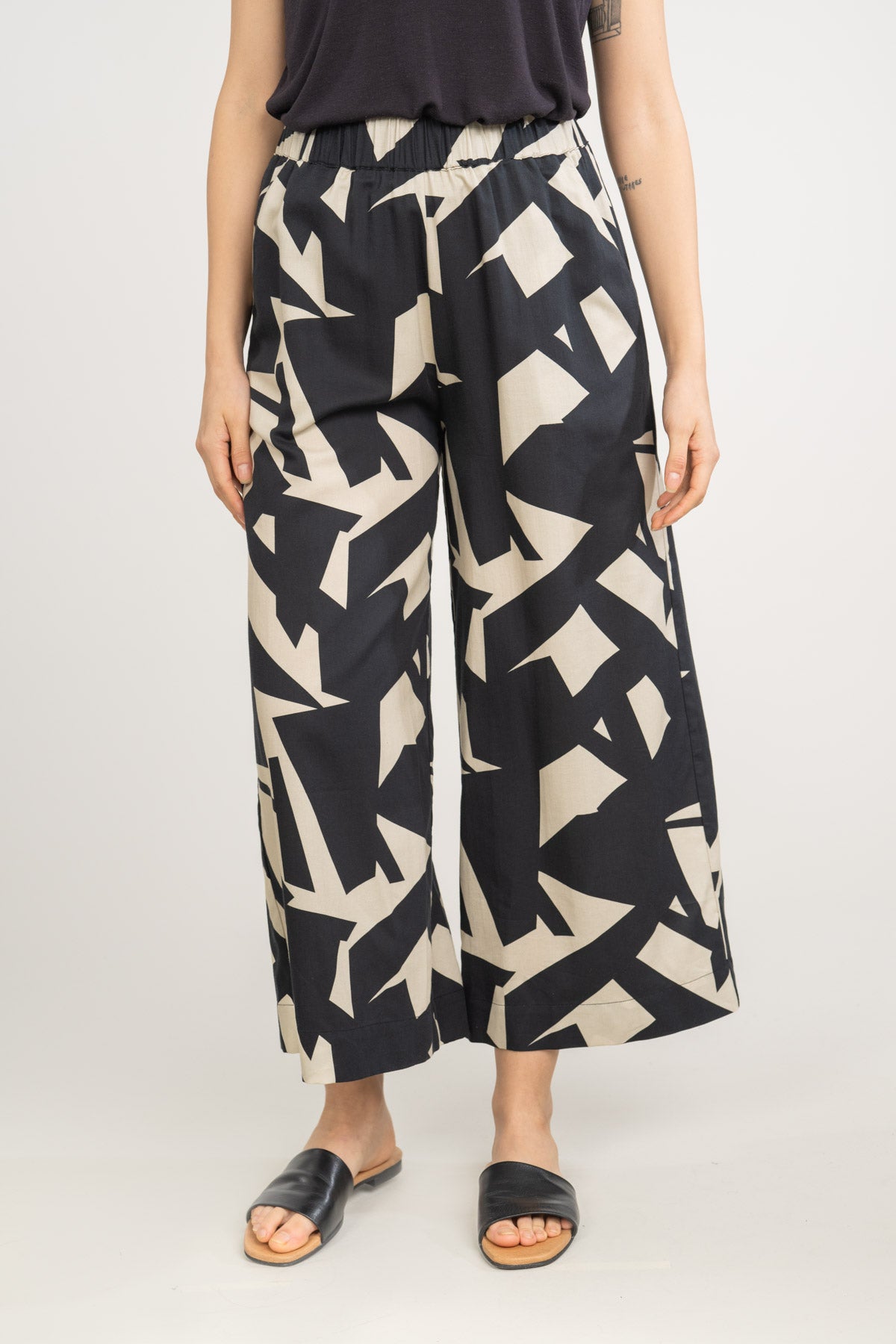 Bella AOP splitter black Pants