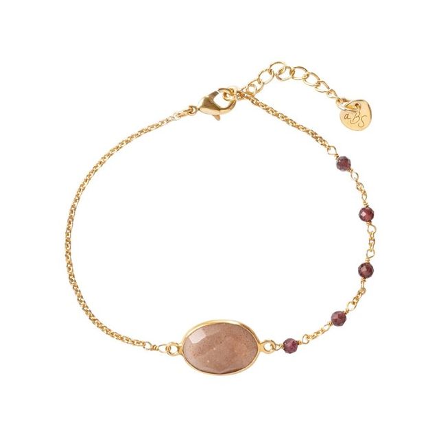 Promising Peach Moonstone Garnet Bracelet